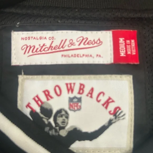 Women’s Black Raiders Pullover Jacket 100% Polyester Size Medium Like New - Picture 3 of 3